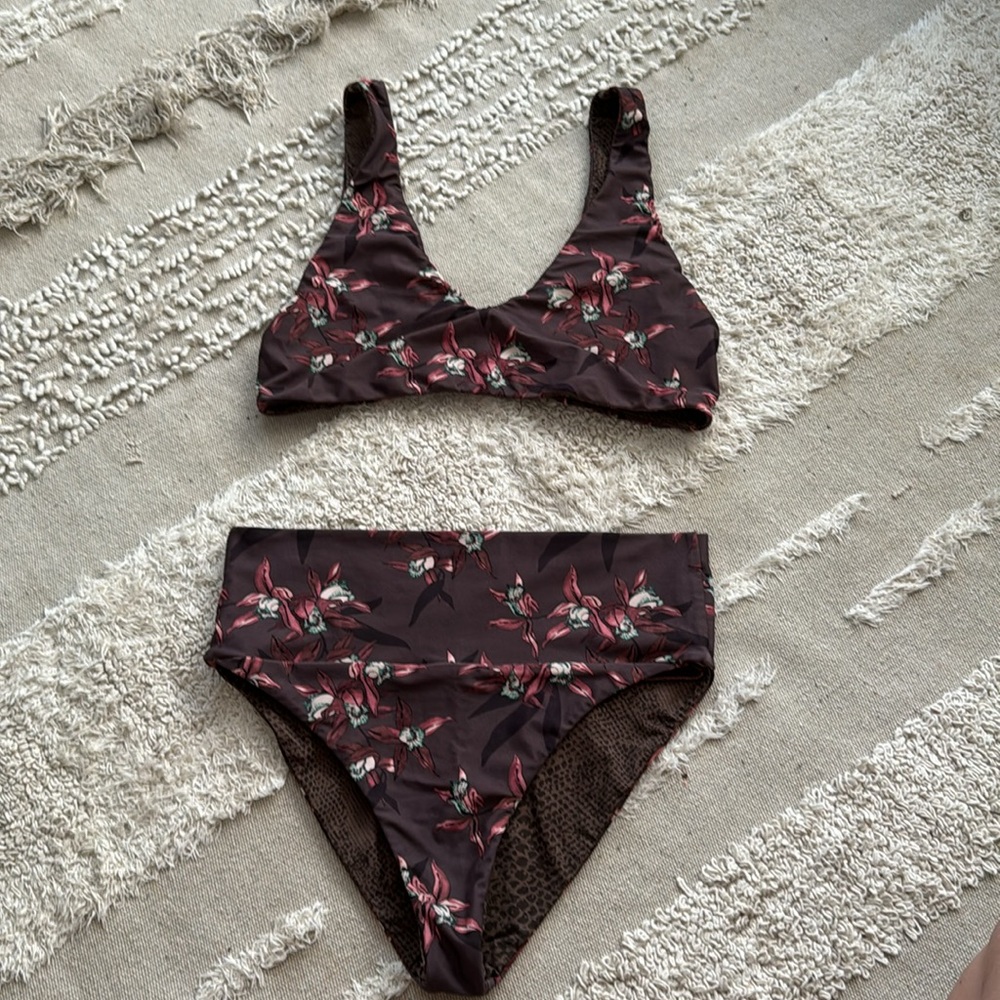 Acacia swimwear maggie top and echo bottom